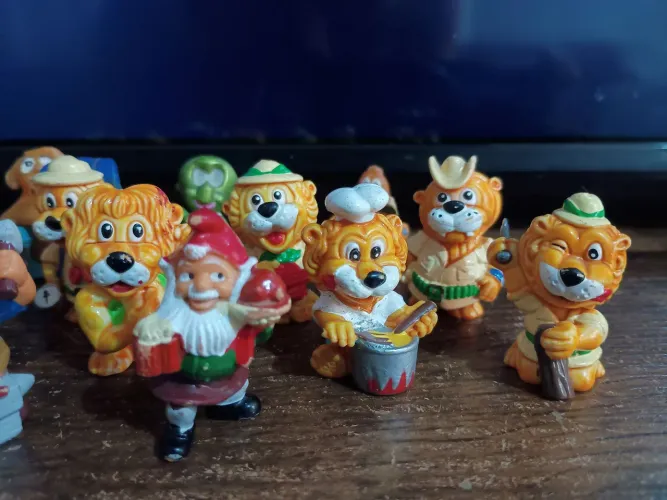 14 MINIATURAS PINTADAS A MÃO ANOS 90