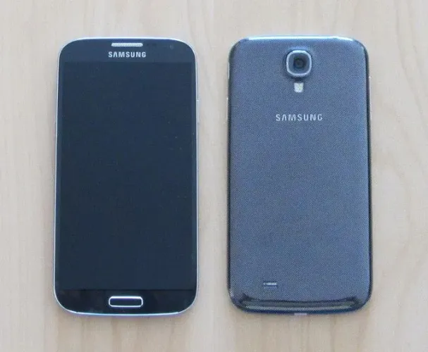 Samsung Galaxy S4. Ótimo estado. Foi trocado somente a bateria. Tela original.