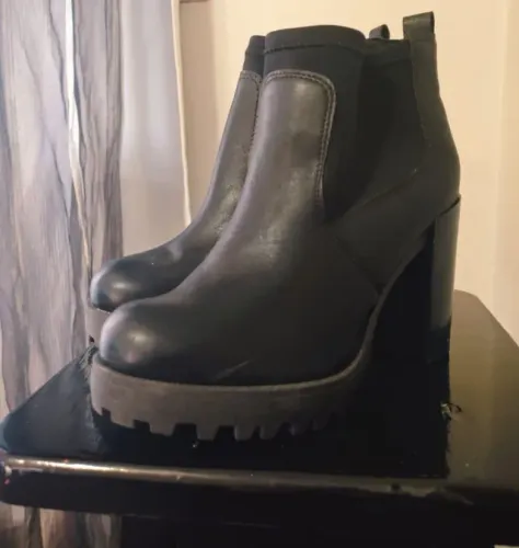 Bota preta salto plataforma