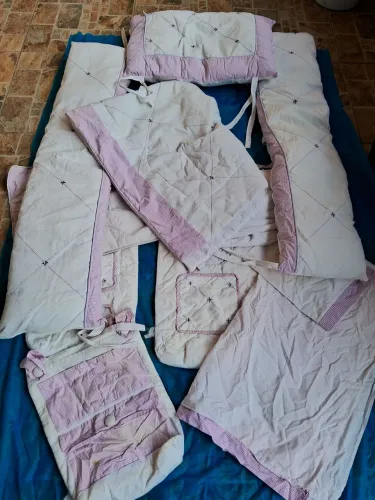 Kit berço menina 11 pecas ótimo estado