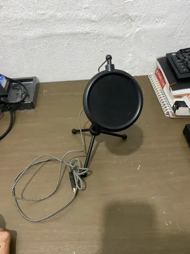 Microfone Streaming GXT 232 Mantis USB com tripé