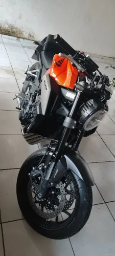 Cb 650R, exclusiva para pessoas exigentes.