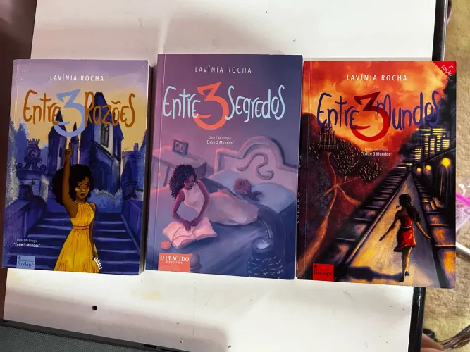 Pack 3 Livros - Entre Três Mundos (Lavínia Rocha)
