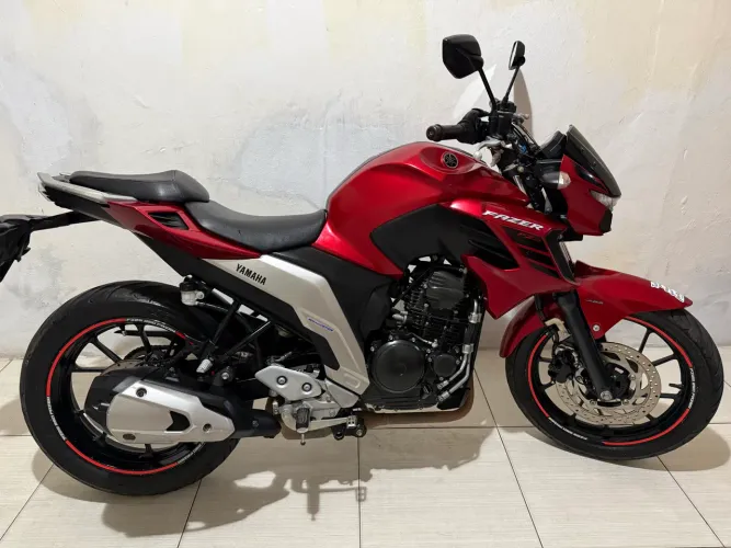 Moto Yamaha Fazer 250 ABS, 2023 emplacada. Moto super conservada 