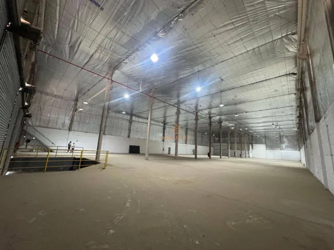 Galpão Logístico e Industrial/Armazém/Depósito Civit I com 4 docas / pé direito de 11 metr