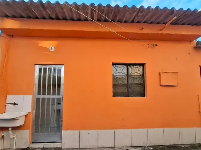 Aluga-se um Quitinete, em Belford Roxo.