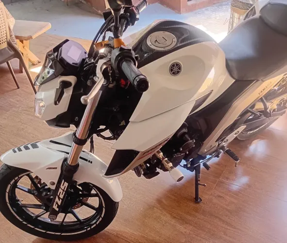 Yamaha FZ25