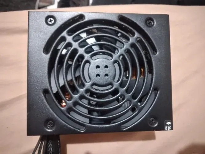 Fonte Corsair CV550 80 PLUS