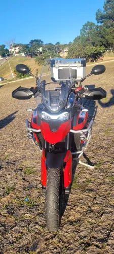 Triumph Tiger 900 GT PRO, impecável e com acessórios.