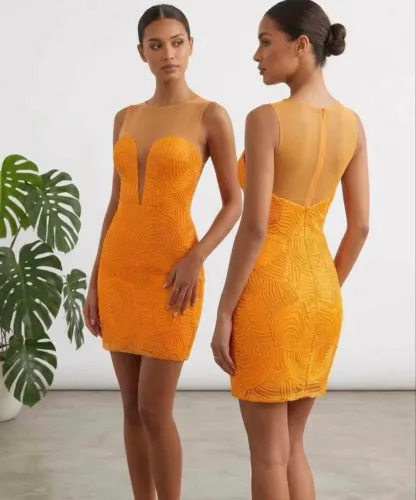 Vestido laranja mostarda