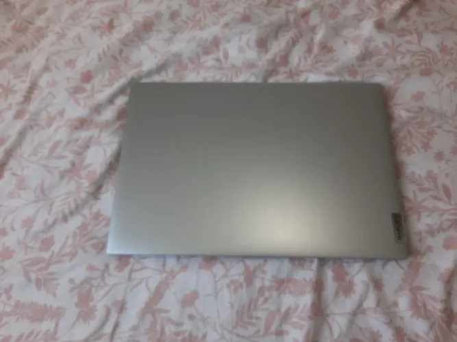 Notebook Lenovo muito novo 