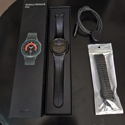 Samsung Galaxy Watch 5 Pro 45mm GPS com Pulseira Extra - Excelente Estado