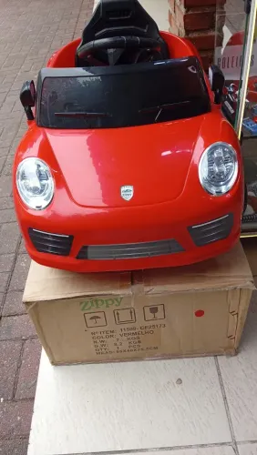 Carrinho elétrico infantil
