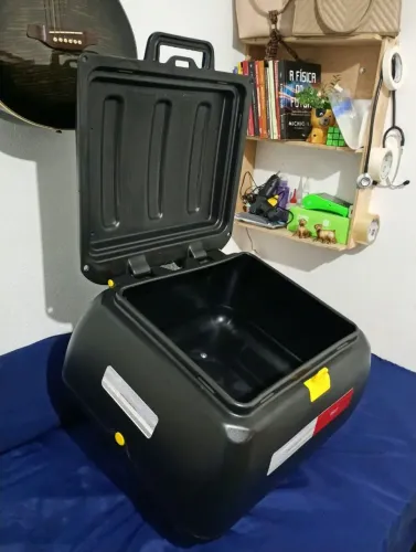 Baú moto IcBras 65 Litros + Suporte reforçado no amortecedor Protork.