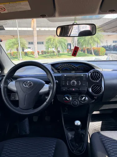 Toyota Etios XS Sedan 1.5 Flex 16V 4P Mec. 2013