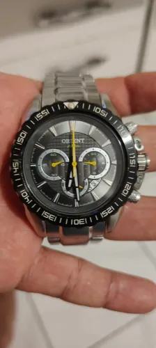 Relógio Orient de aço inox cronógrafo 100m