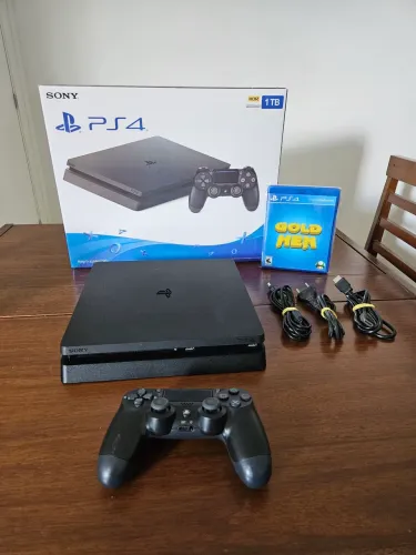 Playstation 4 Slim 1 TB - 12.52 GoldHen