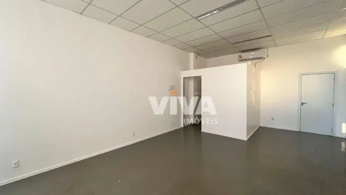 Sala para alugar por R$ 1.900,00/mês - Santa Regina - Camboriú/SC