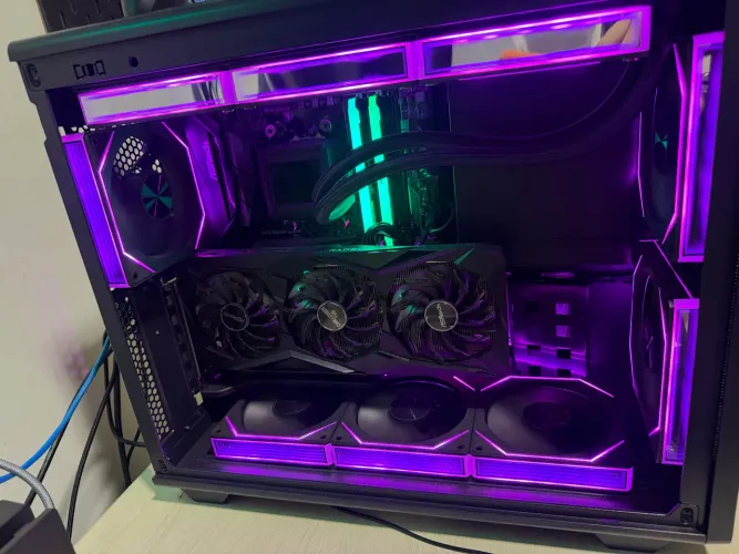 ? PC GAMER RYZEN 7 5700G + RX 7600 8GB | 32GB RGB | 2TB | X470 | 1000W GOLD