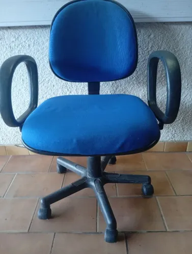 Cadeira Azul giratória de escritório
