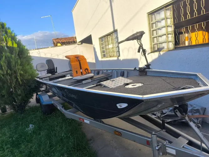 Barco !!!!kit completo pronto para pescar embarcado ?