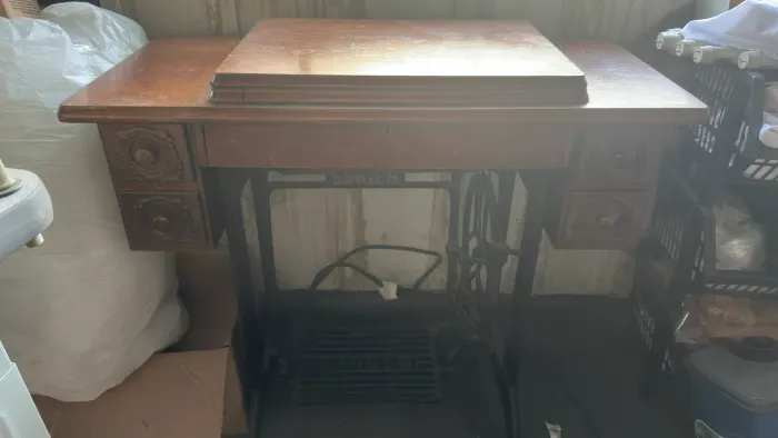 Máquina reta Singer