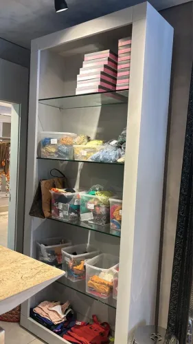Vendo Armário Branco em Excelente condições, *