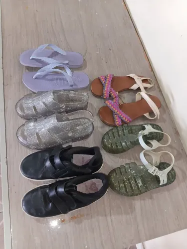 Lote de calçados infantil
