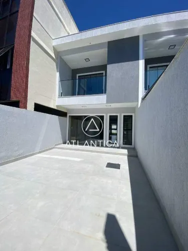 Atlântica Imóveis tem excelente Casa Duplex à Venda no Mirante da Lagoa, Macaé/RJ