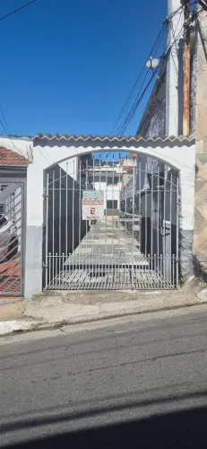 Aluga-se casa 3 comodos vila brasilina