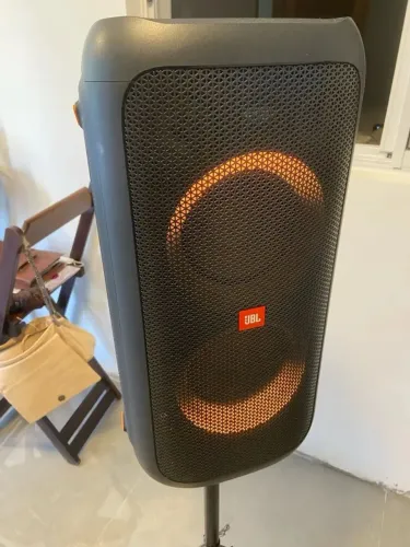 ? JBL PARTYBOX 100 + TRIPÉ