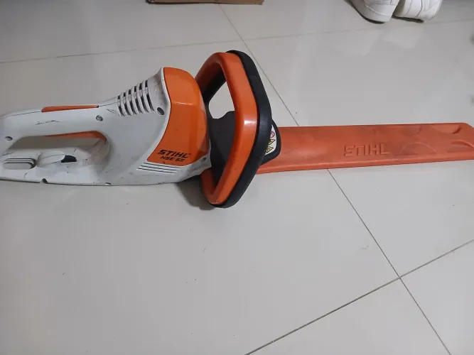 Aparador Cerca viva Stihl Hse 52 eletrico