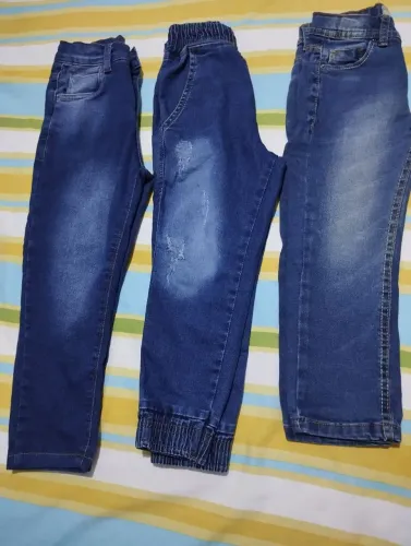 CALÇAS JEANS - TAM. 03 a 05 ANOS