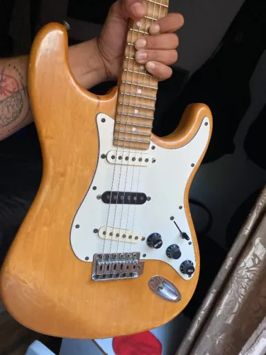 Vendo guitarra tagima 