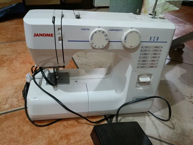Máquina de costura janome 2008s