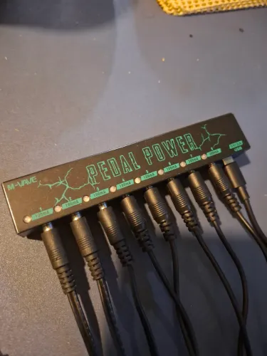 Fonte para pedais de guitarra, baixo, violão. Tipo C-USb.