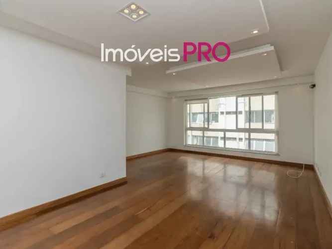 Apto reformado de 169m2 dom 3 dorm, sendo 1 suite e 2 vagas no Itaim