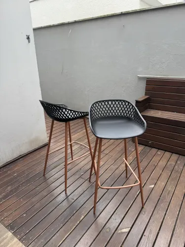 Banqueta Alta com Encosto e Apoio para Os Pés Clarice Preto - Rivatti