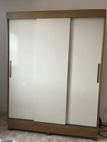 Guarda roupa de correr 3 portas