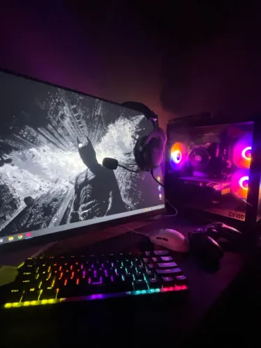 PC Gamer Completo (Ryzen 5 + RX 6600 + Monitor 100Hz + Periféricos)