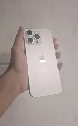 iPhone 15 Pro Max 256GB - E-SIM - Com Garantia - Aceito Trocas - Parcelo no Cartão