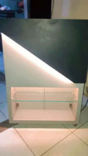 BALCÃO CAIXA MDF COM LED E VITRINE DE VIDRO