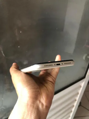 iPhone 11 128gb funciona tudo