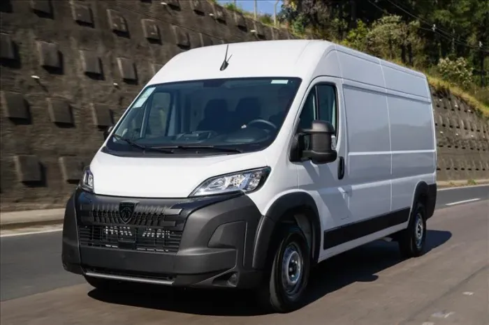 Peugeot Boxer Cargo 2.2 Turbo Diesel 2026