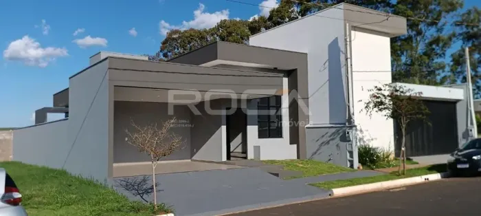 Casa à Venda em Condomínio Fechado no Recanto do Sabiá - São Carlos