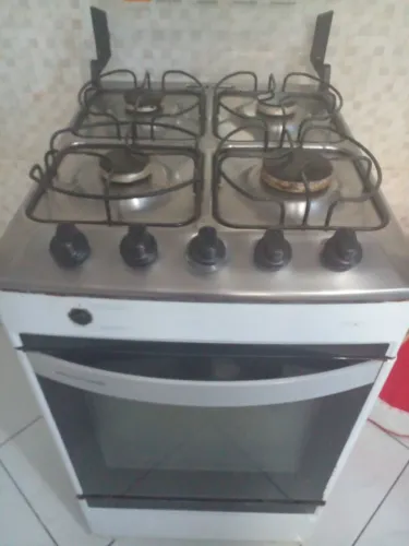 VENDO FOGÃO EM BOM ESTADO DE CONSERVAÇÃO