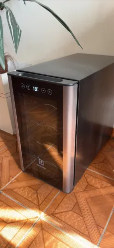 Adega vinho Electrolux