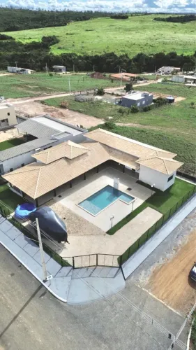 Vendo Casa no Condomínio Farol do Lago - Lago Corumbá IV