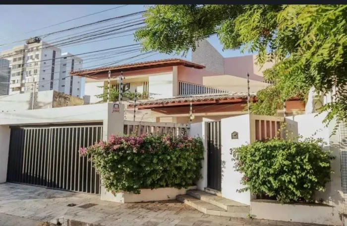 CASA EM RUA PÚBLICA - GRAGERU [57572]
