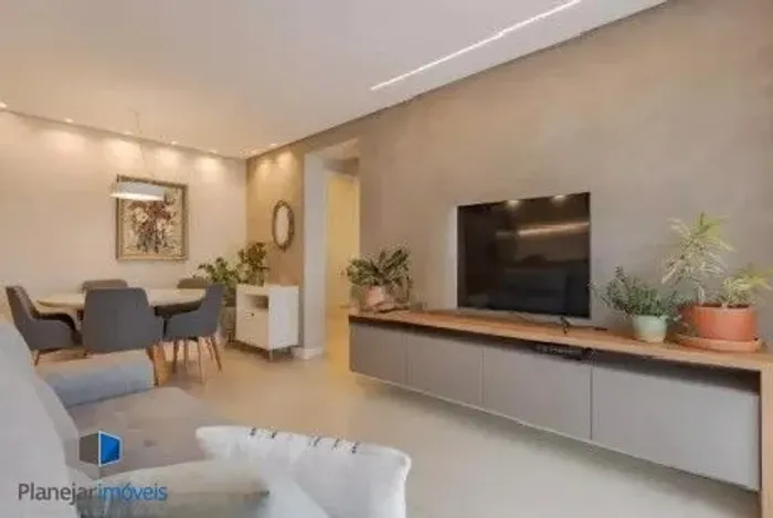 Apartamento de 2 quartos mobiliado com 2 vagas no bairro Bela vista para locação.